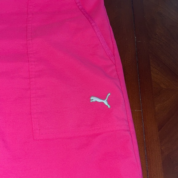PUMA HOT PINK BERMUDA GOLF ACTIVE SHORTS - SIZE 6. JJ - Picture 2 of 4